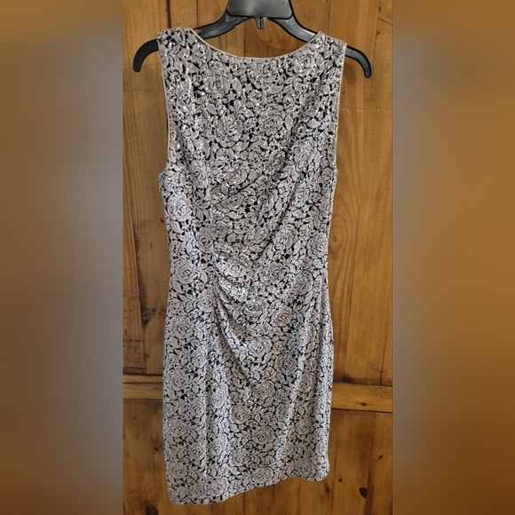 Calvin Klein shimmer dress size adult 8 only worn once - Picture 2 of 3